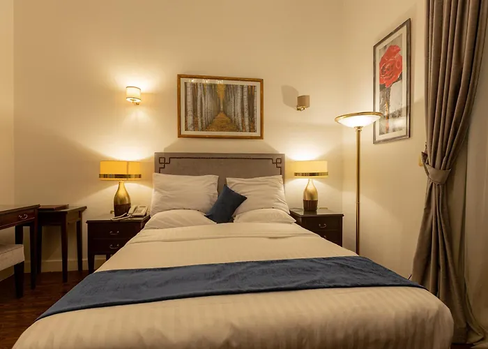 1920S Boutique Hotel And Restaurants